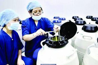 月经推迟45天没来去医院查出还在排卵期怎么回事？